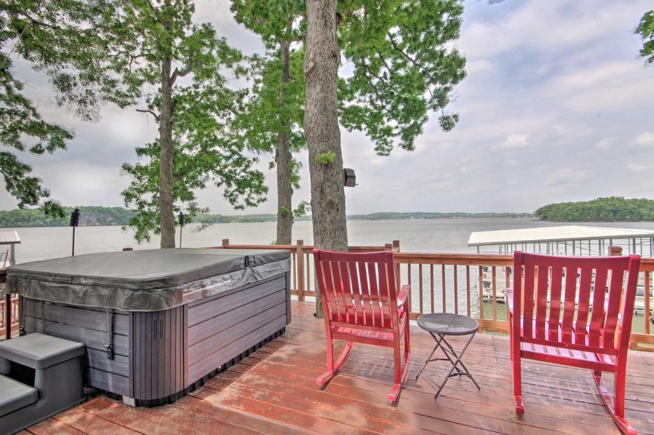 Waterfront Lake Ozark Home With Private Dock! 外观 照片